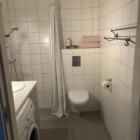 With Private Entrance Free Parking Apartamento